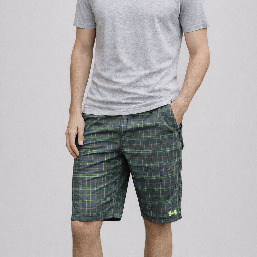 Under Armour Mens Green Plaid Shorts Men's Shorts Green 32 Plaid Check Golf